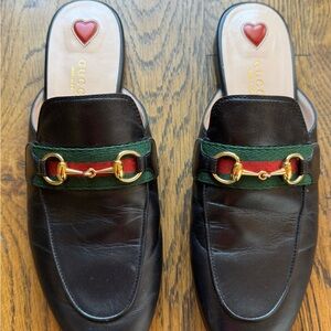 Gucci Black Leather Flats with Green and Red Accents